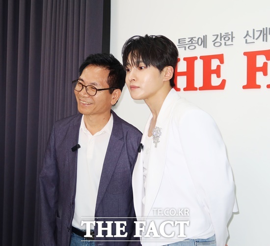 결별 발표 당일, 최수영은 일본 활동 중 촬영한 사진들을 SNS에 공개했다. 블랙 미니드레스를 입은 모습부터 다양한 먹방 사진까지 평온한 일상을 담담하게 공유했다. /최수영 SNS