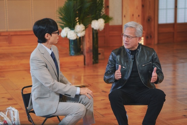 방송인 유재석(왼쪽)과 엔비디아의 창립자 젠슨 황이 tvN 예능프로그램 '유 퀴즈 온 더 블럭'으로 만났다. /tvN