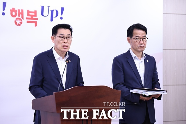 김기영 경남도 기획조정실장이 2026년 지방자치단체 합동평가 결과를 발표하고 있다. /경남도
