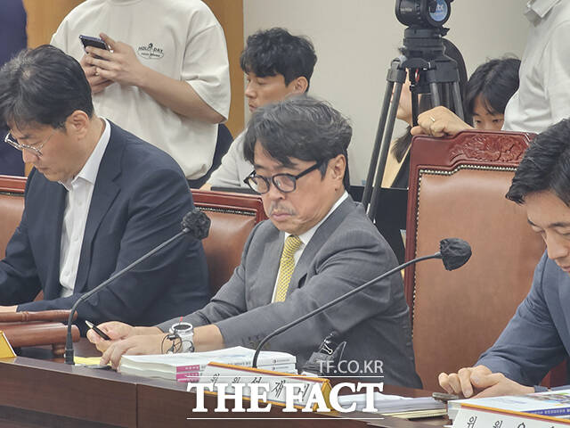 권순원 최저임금위원장이 11일 정부세종청사 최저임금위원회에서 열린 제5차 전원회의를 주재하고 있다./세종=박은평 기자