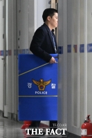  오후에도 이어지는 서울 선관위 압수수색 [포토]