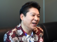  [TF확대경] 박상철, '가수 넘어 시인으로'…시집 '허수아비' 완판 신화 썼다