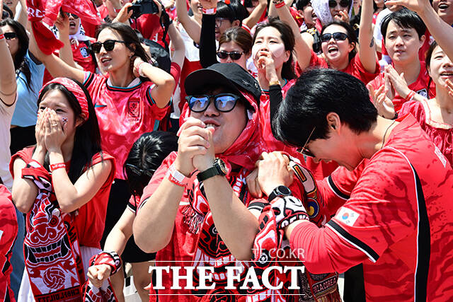 홍명보 감독이 이끄는 축구 대표팀은 이날 멕시코 사포판의 과달라하라 스타디움에서 체코를 상대로 2-1 승리를 거뒀다.