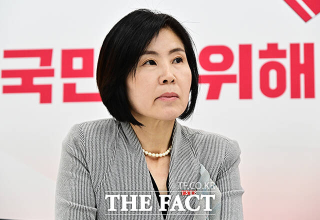 국민의힘 원내정책수석부대표에 내정된 김미애 의원이 12일 오전 서울 여의도 국회에서 열린 정점식 원내대표 기자간담회에 참석하고 있다. /국회=배정한 기자