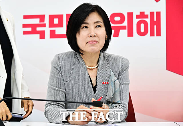 국민의힘 원내정책수석부대표에 내정된 김미애 의원이 12일 오전 서울 여의도 국회에서 열린 정점식 원내대표 기자간담회에 참석하고 있다. /국회=배정한 기자