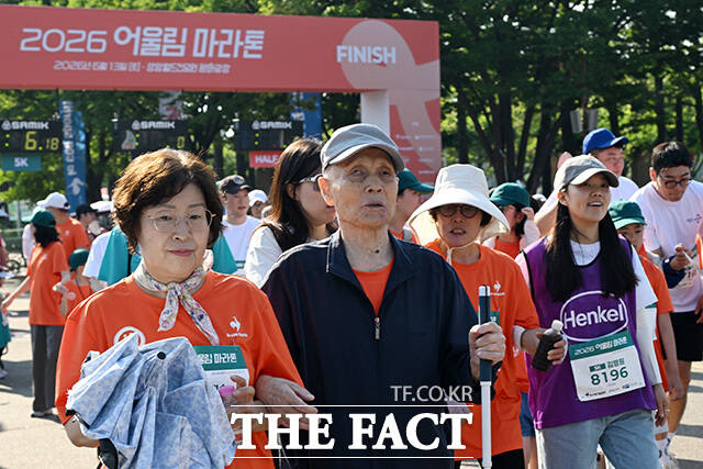 '두 손 꼭 잡고' 함께여서 더 의미 있는 어울림 마라톤.