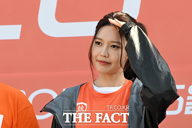 '결별 후 첫 공식석상' 밝은 미소로 어울림 마라톤 참석한 수영.