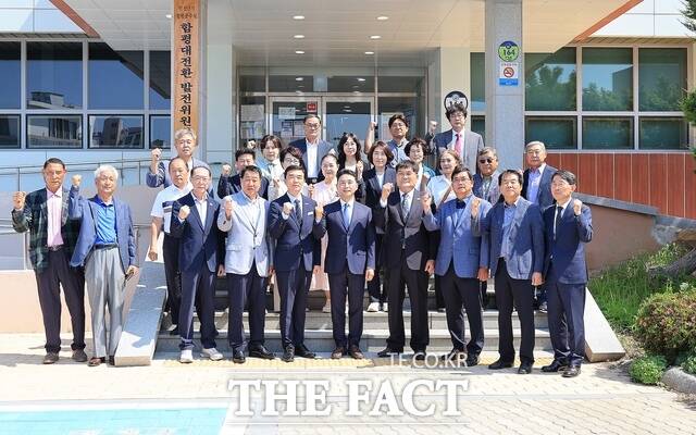 15일 이남오 함평군수 당선인이 함평읍 나비어울림센터에서 함평군 인수위원회 출범식을 열었다. /함평군