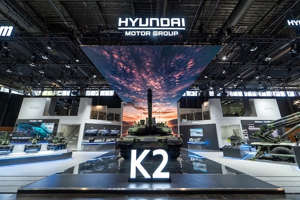 '유로사토리(Eurosatory) 2026' 내 현대로템 전시관 전경. /현대로템