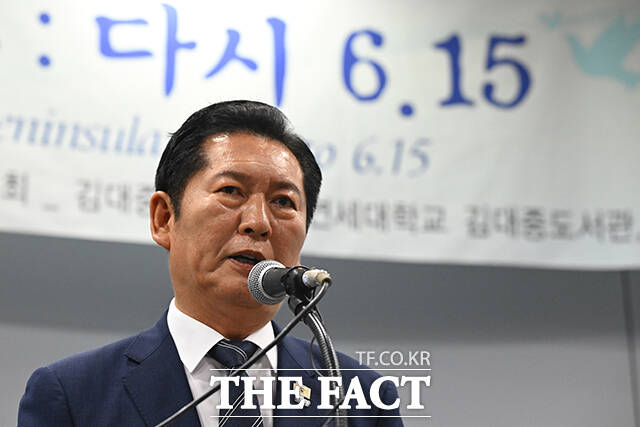 축사하는 정청래 더불어민주당 대표.