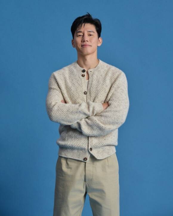 배우 김무열이 넷플릭스 오리지널 시리즈 '참교육'을 통해 제2의 전성기를 보내고 있다는 호평에 공감하며