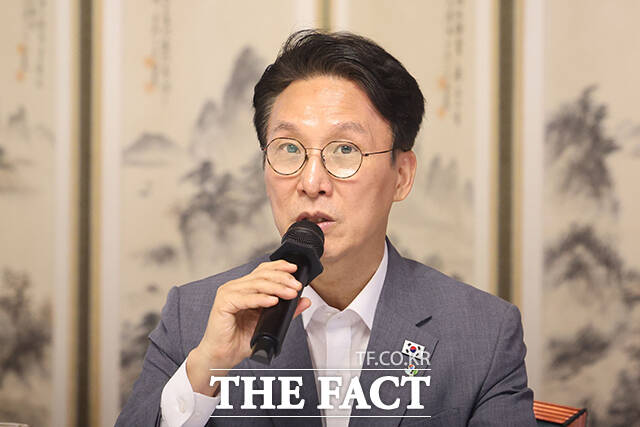 김민석 국무총리가 15일 오후 서울 종로구 국무총리 공관에서 열린 국토대전환 관련 광역단체장 당선자 간담회에 참석해 모두발언을 하고 있다. /임영무 기자