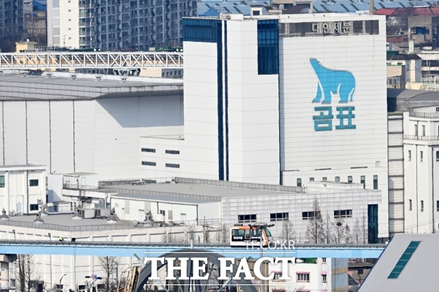 19일 금융감독원 전자공시시스템에 따르면, 상장사인 대한제분의 최상단에는 오너 개인이 아닌 비상장사 디앤비컴퍼니가 자리하고 있다. 디앤비컴퍼니는 대한제분의 주식 47만157주를 확보해 지분율 27.82%를 보유한 최대주주다. /남윤호 기자