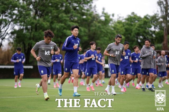 19일 (한국시간) 멕시코와 2026북중미 월드컵 A조 조별리그 2차전을 치르는 한국축구대표팀 선수들이 16일 멕시코 과달라하라에서 훈련하고 있다./ 과달라하라(멕시코)=KFA