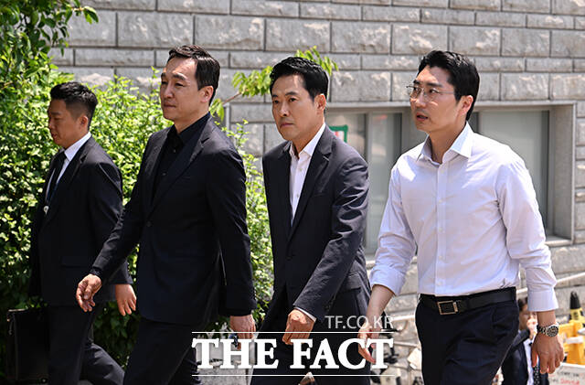 장동혁 국민의힘 대표가 16일 오후 서울 송파구 올림픽공원 핸드볼경기장에 마련된 6·3 지방선거 개표소를 방문하고 있다. /서예원 기자