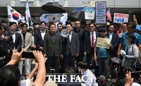  체육단체, 국힘 중재로 핸드볼경기장 사무실 진입 합의 [TF사진관]