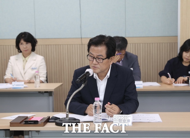엄승용 보령시장 당선인이 16일 보령시 원도심 어울림센터에서 열린 당선인-자문위원-공무원 간 시정자문 토론회에서 발언하고 있다. /보령시