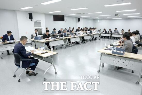 16일 민선9기 고양시장직 인수위위원회 회의실에서 고양시의 기획행정분야 업무보고가 이뤄지고 있다. /고양시 인수위