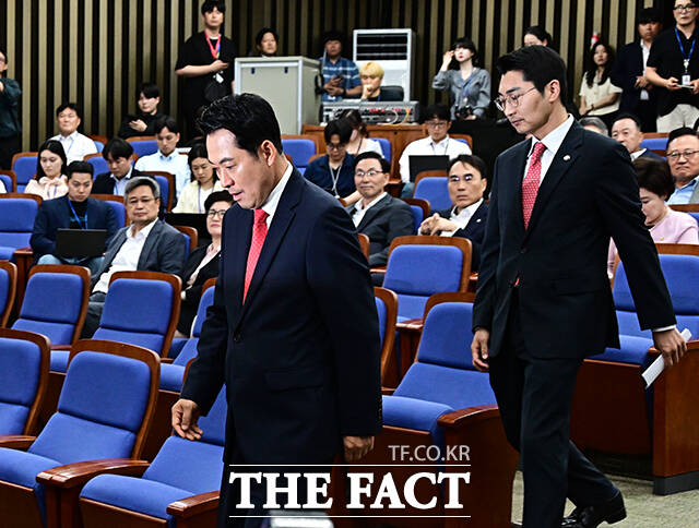 장동혁 국민의힘 대표 비서실장인 박준태 의원이 17일 의원총회에서 분출한 장 대표 사퇴론에 대해 