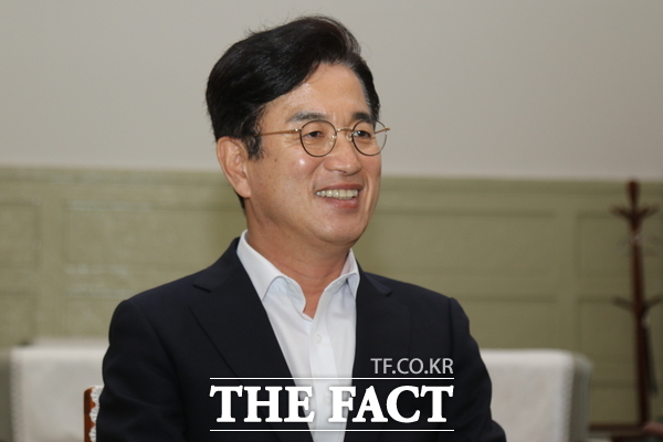 허태정 대전시장 당선인이 지난 16일 <더팩트>와 인터뷰를 진행하고 있다. /정예준 기자