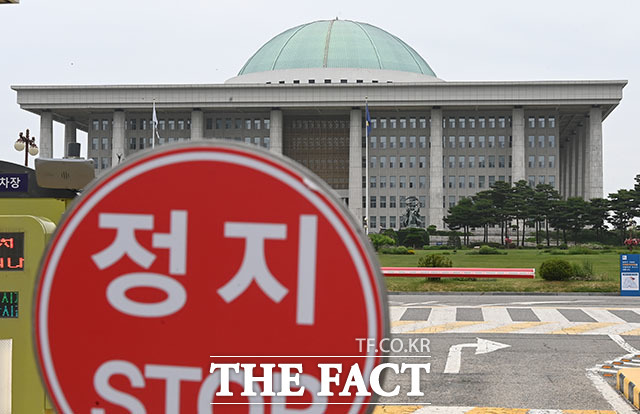 22대 국회 후반기 원 구성 협상이 난항을 거듭하고 있다. '국회 공백' 사태 우려가 커지고 있다. /남윤호 기자