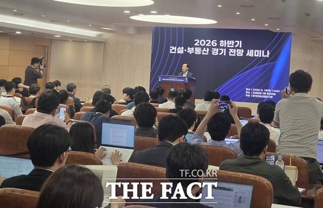 한국건설산업연구원은 올해 하반기 건설경기를 '공공 중심의 제한적 회복'으로 진단했다. /이중삼 기자