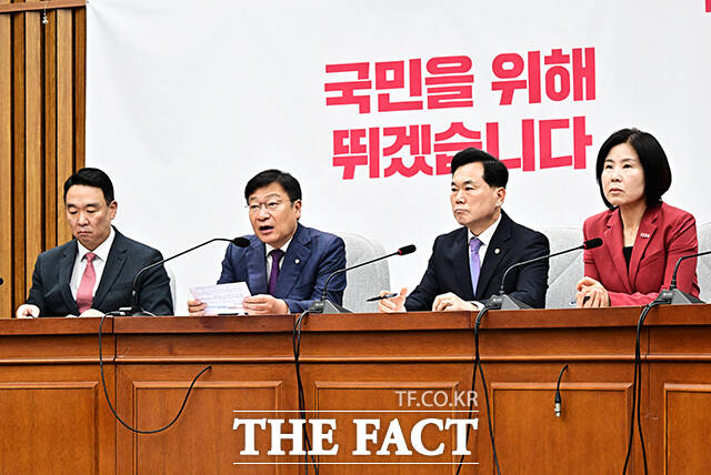 정점식 국민의힘 원내대표가 19일 오전 서울 여의도 국회에서 열린 원내대책회의에 참석해 모두발언을 하고 있다. /국회=배정한 기자
