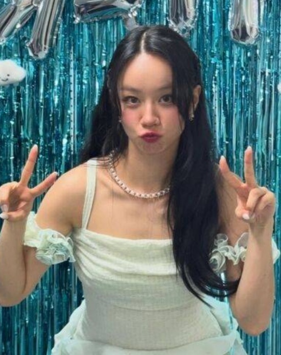 걸스데이 출신 여배우 혜리의 '뱃살논란'은 SNS 시대의 과도한 갑론을박이 만든 해프닝으로 종결됐다. 혜리는 직접 해명에 나서기보다는 더욱 당당한 행보를 선택했다. /혜리 SNS