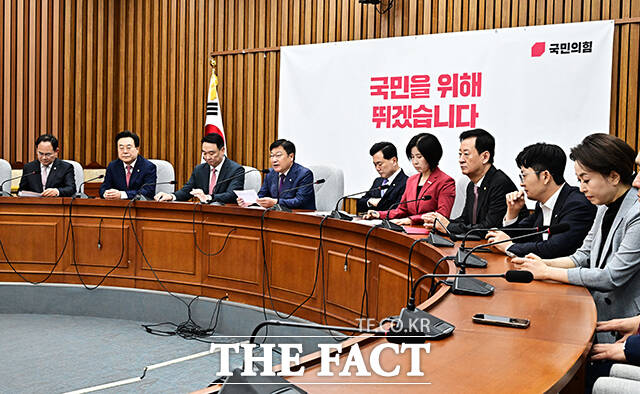 정점식 국민의힘 원내대표가 19일 오전 서울 여의도 국회에서 열린 원내대책회의에 참석해 모두발언을 하고 있다. /국회=배정한 기자