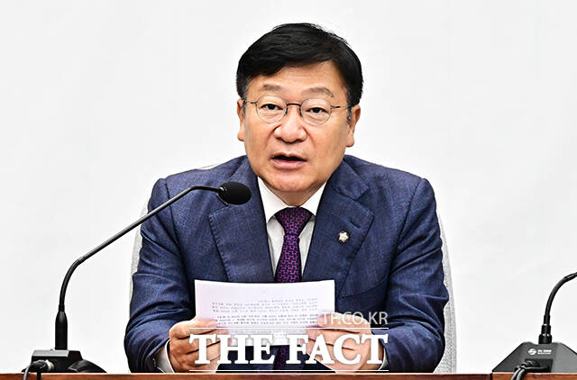 정점식 국민의힘 원내대표가 19일 이재명 대통령이 중앙선거관리위원회에 대한 '원포인트 개헌' 필요성을 언급한 데 대해 