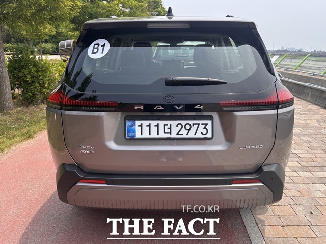 올 뉴 RAV4 HEV 리미티드 후면. /황지향 기자
