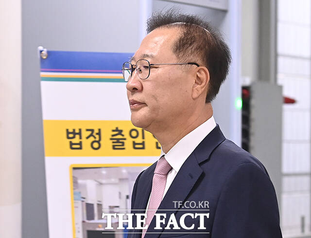 박성재 전 법무부 장관이 4월 27일 오전 서울 서초구 서울중앙지방법원에서 열린 내란가담 및 김건희 수사무마 1심 속행 공판에 출석하고 있다. /배정한 기자