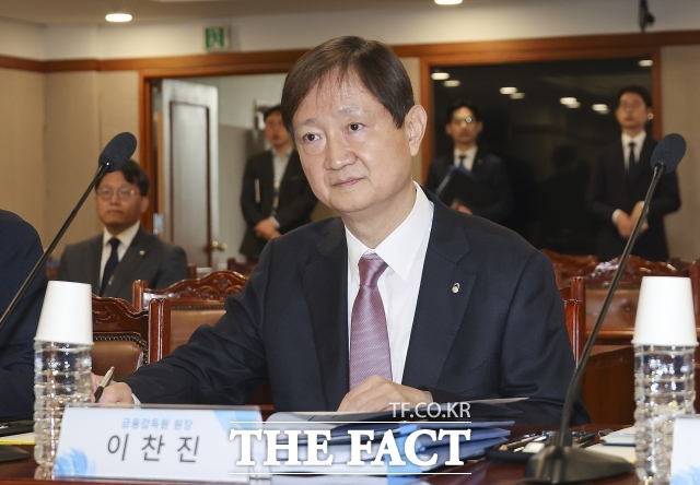이찬진 금융감독원장이 22일 단일종목 레버리지 ETF와 관련해 