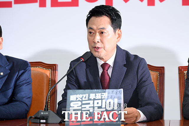 과로로 지난 18일 입원해 이날로 치료 5일차를 맞은 장동혁 대표의 당무 복귀 시점이 아직 정해지지 않았다./ 서예원 기자