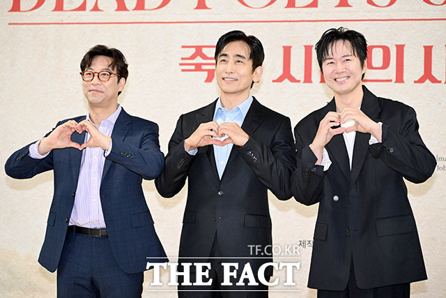 차인표(가운데)와 연정훈(오른쪽)은 '죽은 시인의 사회'를 통해 데뷔 첫 연극 무대에 도전한다. /서예원 기자