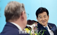  보도 라멜로 독 연방의회 하원 부의장과 면담 갖는 정동영 장관 [TF사진관]