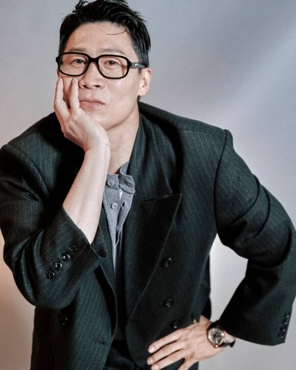 배우 진선규가 <더팩트>와 만나 지난 19일 공개된 넷플릭스 영화 '남편들' 관련 인터뷰를 진행했다. /넷플릭스