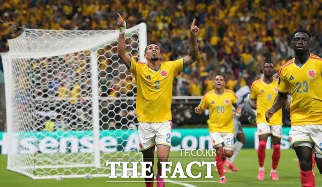 콜롬비아가 다니엘 무뇨스의 골에 힘입어 콩고 민주공화국을 1-0으로 꺾고 32강 진출을 확정했다./사포판=AP, 뉴시스