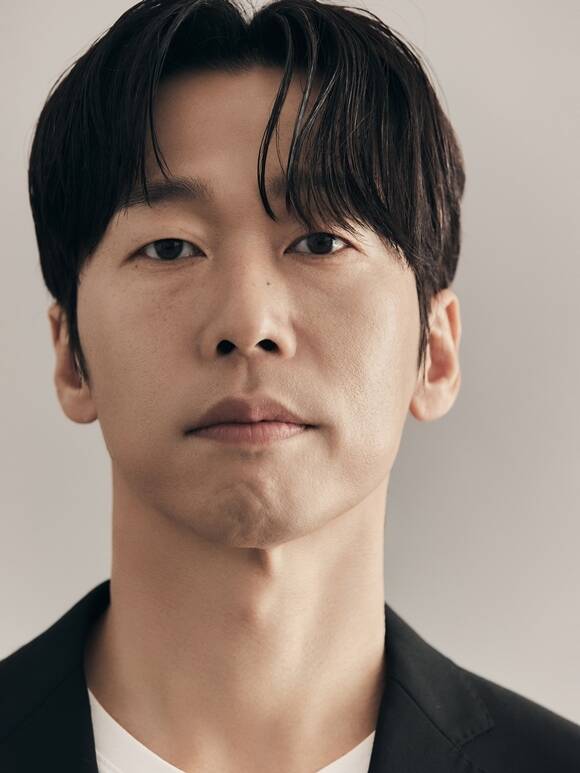 배우 윤병희가 최근 서울 종로구 한 카페에서 <더팩트>와 만나 SBS 금토드라마 멋진 신세계와 관련된 이야기를 나눴다. /눈컴퍼니