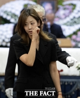  故 옥희 영결식 찾은 가수 강혜연 [포토]