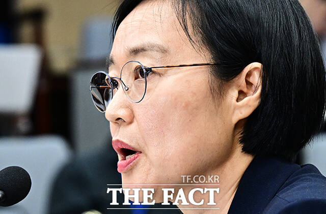 한성숙 국무총리 후보자가 25일 오전 서울 여의도 국회에서 열린 인사청문회에 출석해 모두발언을 하고 있다. /국회=배정한 기자