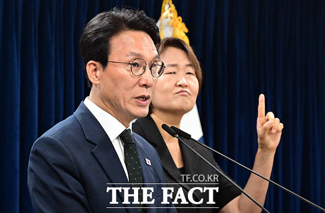 김민석 국무총리는 25일 검찰개혁과 관련해 
