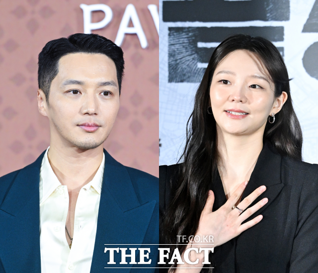 배우 변요한(왼쪽)과 이솜이 호흡을 맞춘 영화 '파문'이 크랭크업했다. /더팩트 DB