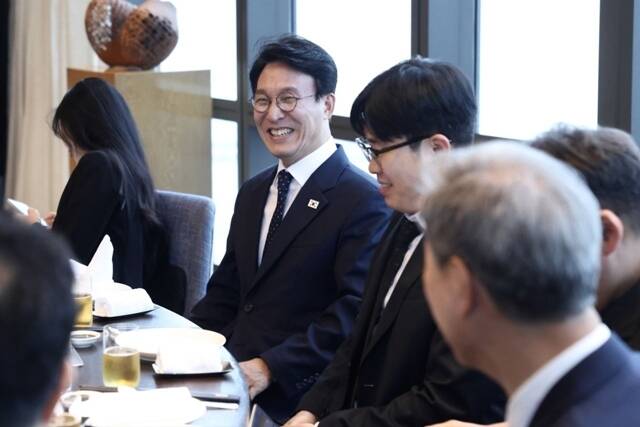 김민석 국무총리는 24일 중국 순방 공식 일정을 마무리하고 한중 관계 발전의 징검다리를 확실히 놓게 됐다며 당으로 돌아가서도 그 역할을 다하겠다고 밝혔다. /총리실