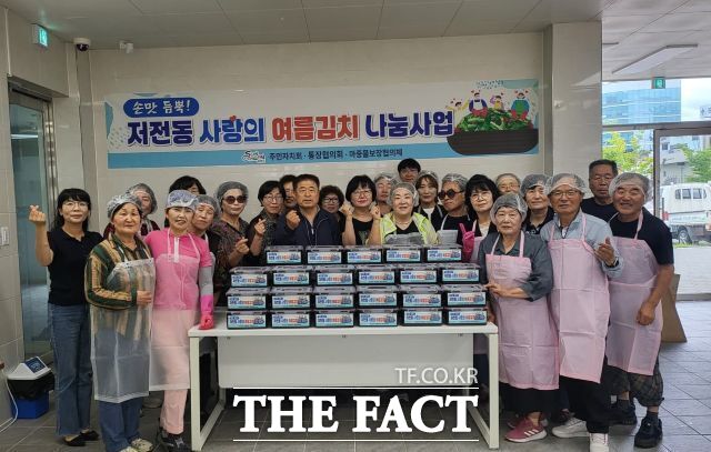 저전동 주민들도 직접 담근 열무김치를 취약계층 50가구에 전달했다. /순천시