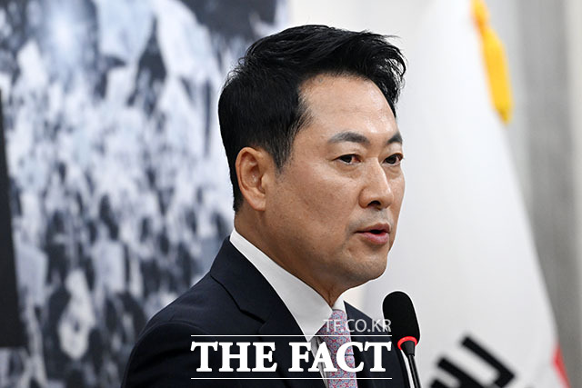 장동혁 국민의힘 대표가 25일 국회에서 열린 최고위원회의에서 
