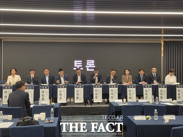 이번 심포지엄은 AI 기술 혁신, 인구·산업 구조 변화 등 거대한 전환기를 맞이한 공간 산업의 미래 비전을 제시하고, 개발·건설·금융 간의 유기적인 연대 방안을 모색하기 위해 마련됐다. /공미나 기자