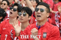  실점에 탄식하는 광화문 [TF사진관]