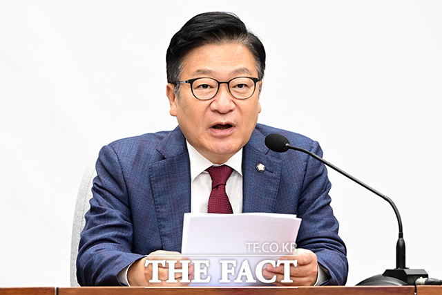 원내대책회의에서 발언하는 정점식 국민의힘 원내대표.