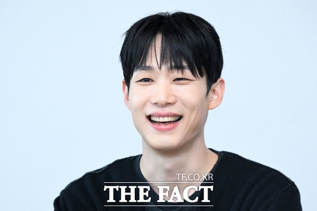 배우 이찬용이 23일 오후 서울 마포구 상암동 <더팩트> 사옥에서 인터뷰를 하고 있다. /서예원 기자